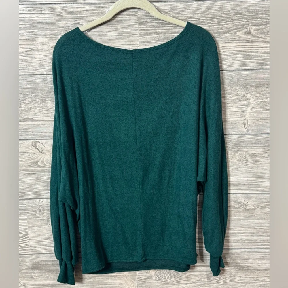 Green Dolman Sleeve Top, Boatneck, Size Medium, - Picture 5 of 9